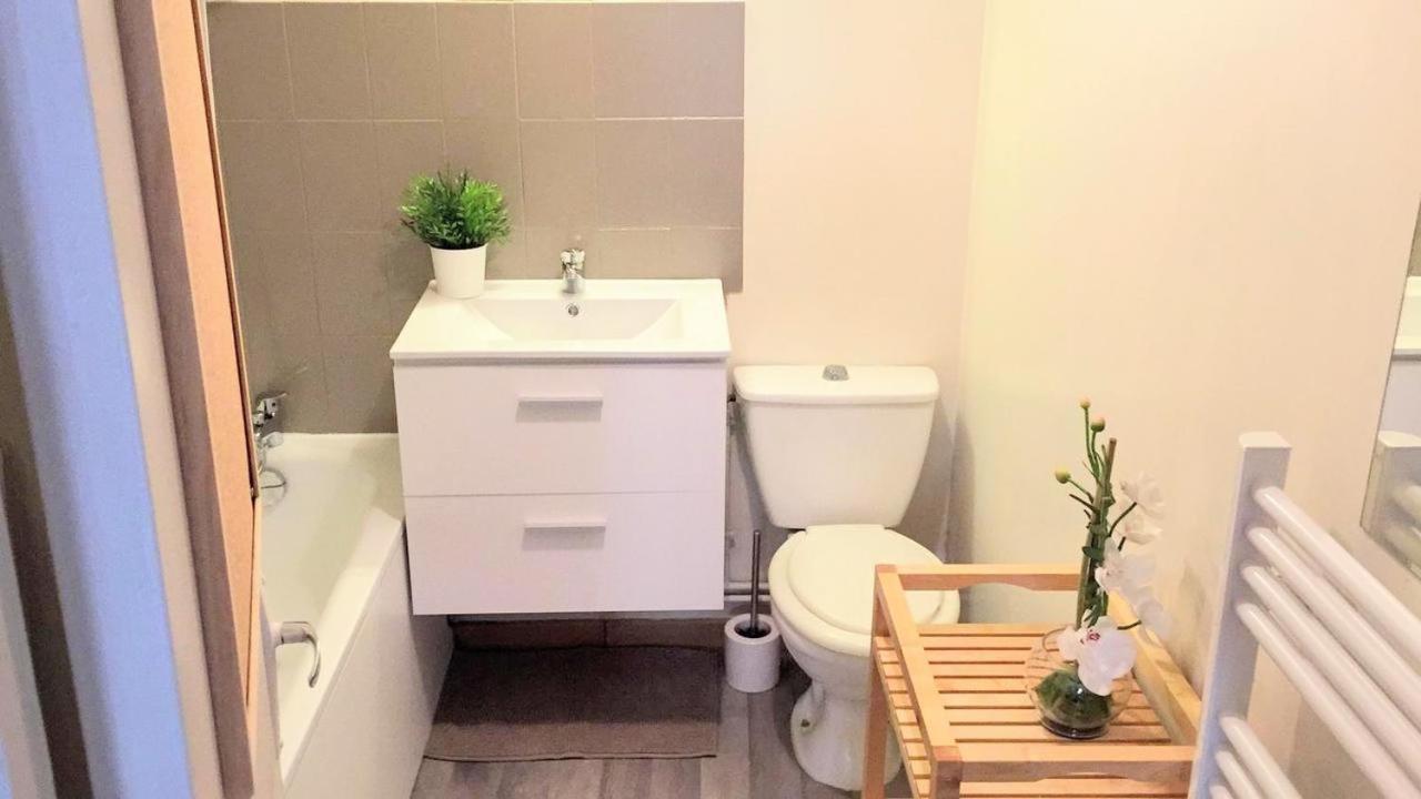Duplex A La Gare Du Mans Bed & Breakfast Льо Ман Екстериор снимка