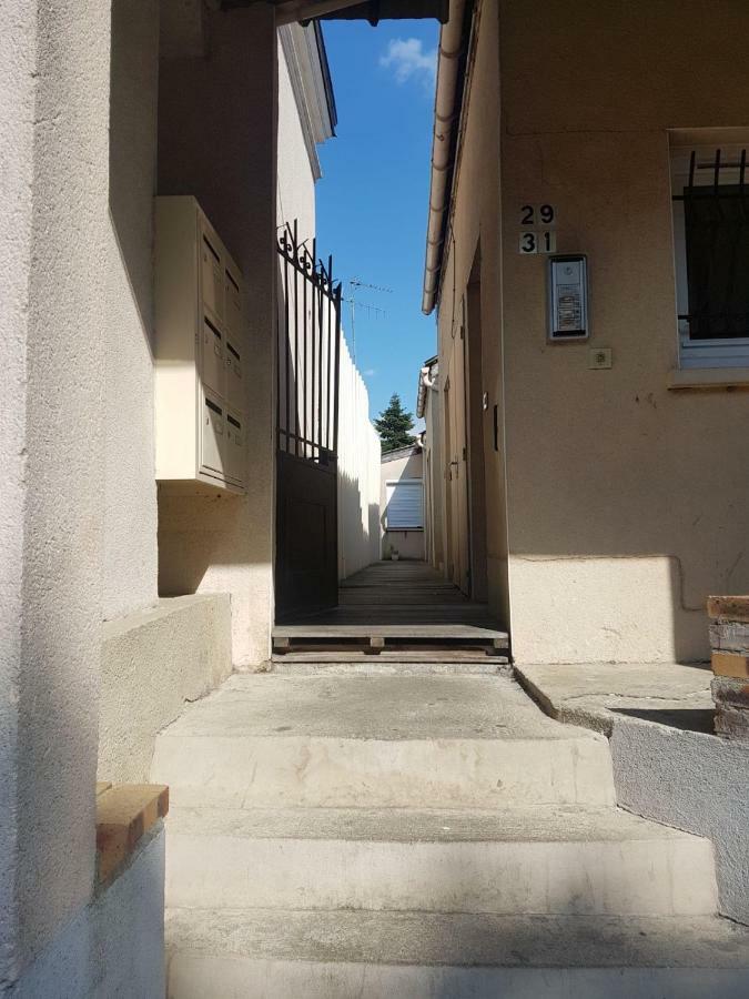 Duplex A La Gare Du Mans Bed & Breakfast Льо Ман Екстериор снимка